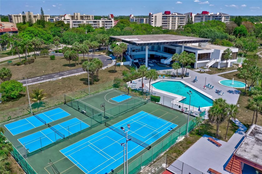 MOTIVATED SELLER! LARGE PRICE REDUCTION ! This Unit is ready for - photo 48