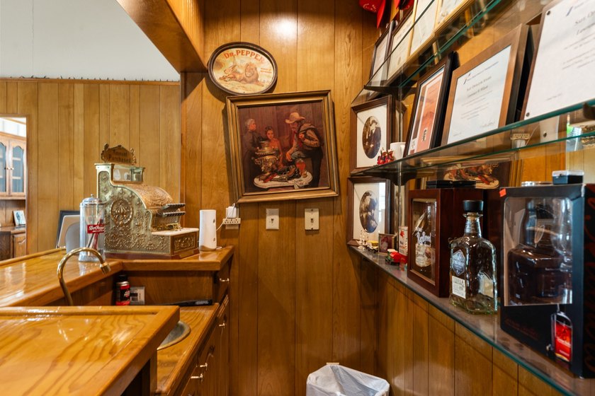3.7 scenic acres, an impressive workshop, and just minutes from - photo 13