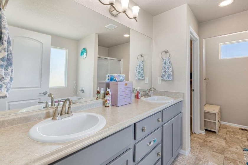 OPEN HOUSE SATURDAY 12pm - 2pme take a look, fall in love and - photo 28