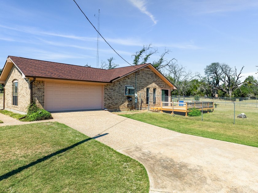 3.7 scenic acres, an impressive workshop, and just minutes from - photo 33