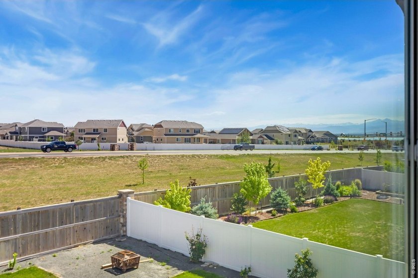 OPEN HOUSE SATURDAY 12pm - 2pme take a look, fall in love and - photo 35