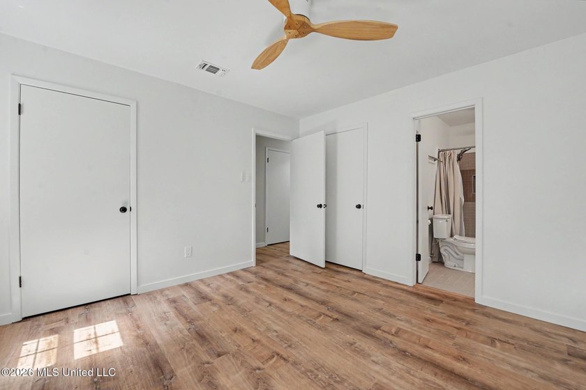 HUGE PRICE IMPROVEMENT! Your search ends here! Renovated home in - photo 12