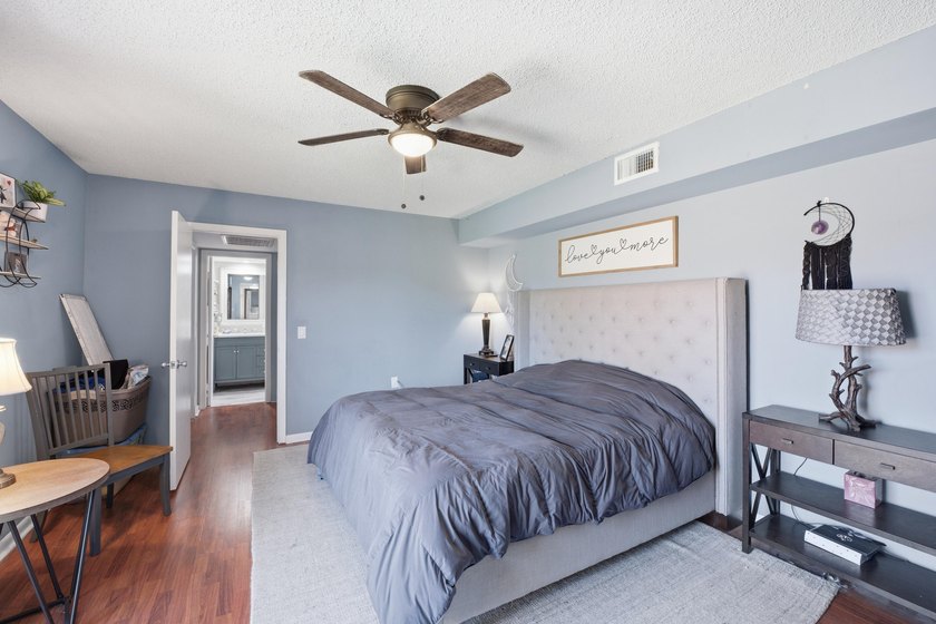 Beautifully updated 3-bedroom, 2.5-bath home in the highly - photo 16