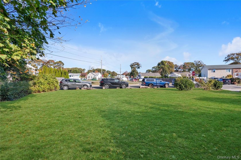 Builders, Builders, Builders, Welcome to this tree lined street - photo 7