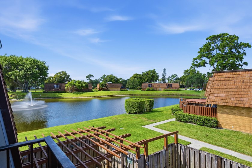 Beautifully updated 3-bedroom, 2.5-bath home in the highly - photo 20
