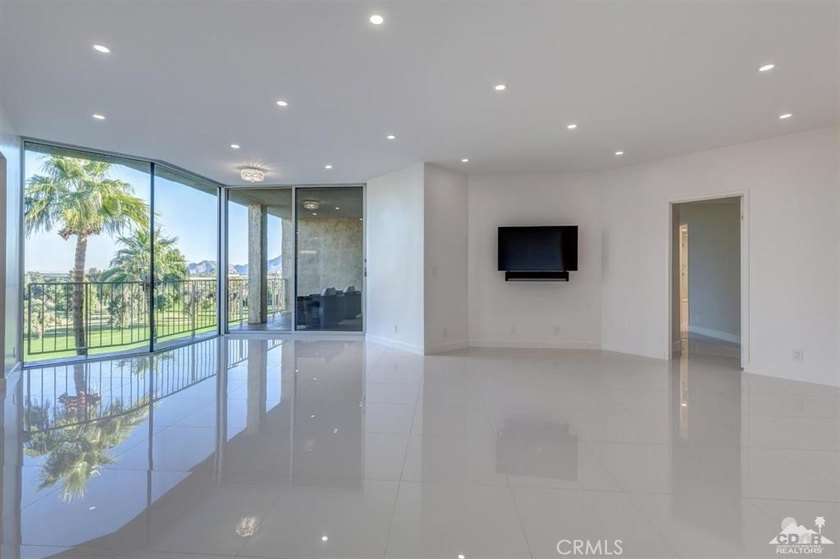 Desert Island Designer Penthouse for LEASE! This exceptional - photo 5