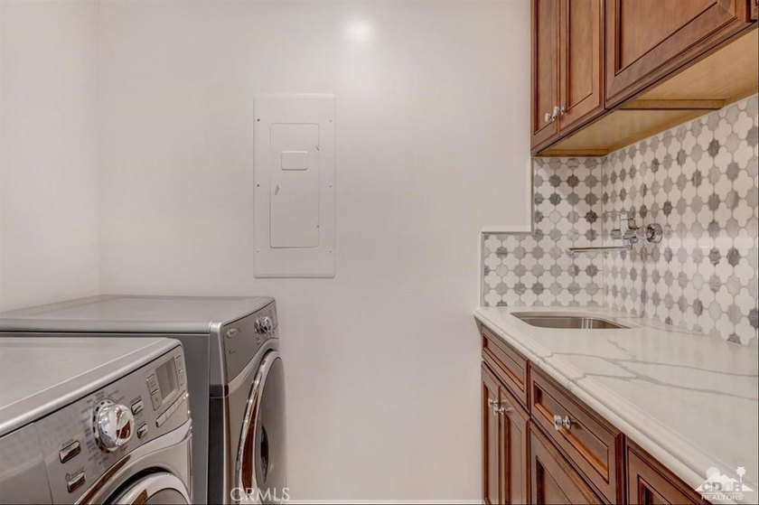 Desert Island Designer Penthouse for LEASE! This exceptional - photo 7
