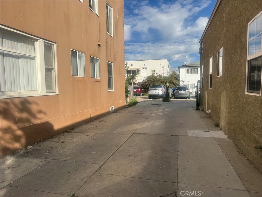 Spacious Four-Unit Long Beach Investment Opportunity Featuring - photo 7
