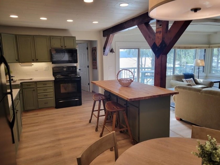 Little Hills Lake year-round vacation home offers a well-managed - photo 6