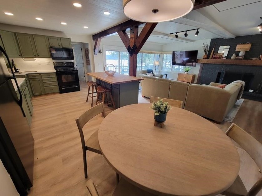 Little Hills Lake year-round vacation home offers a well-managed - photo 7