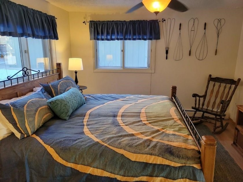 Little Hills Lake year-round vacation home offers a well-managed - photo 10