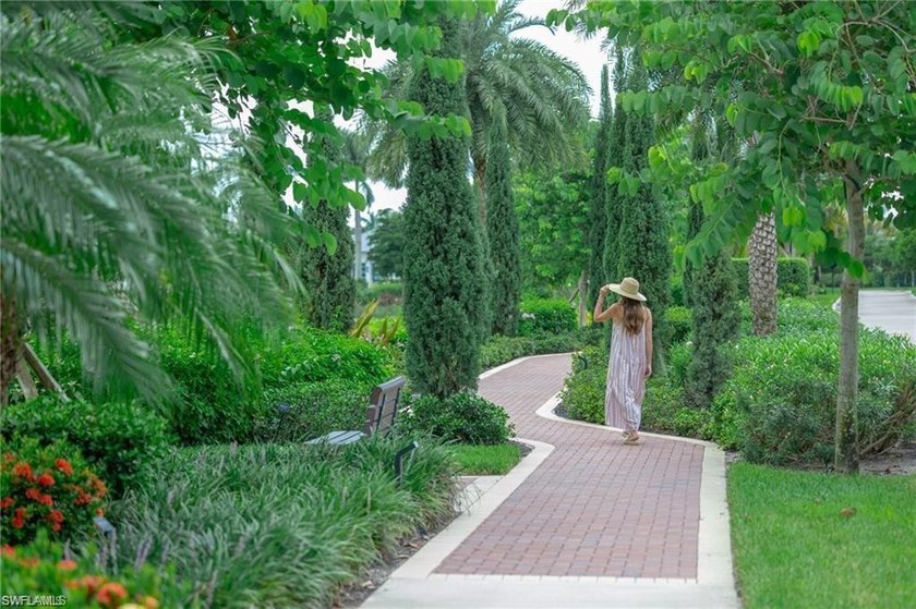 A refined take on lakefront living, this beautifully updated - photo 6