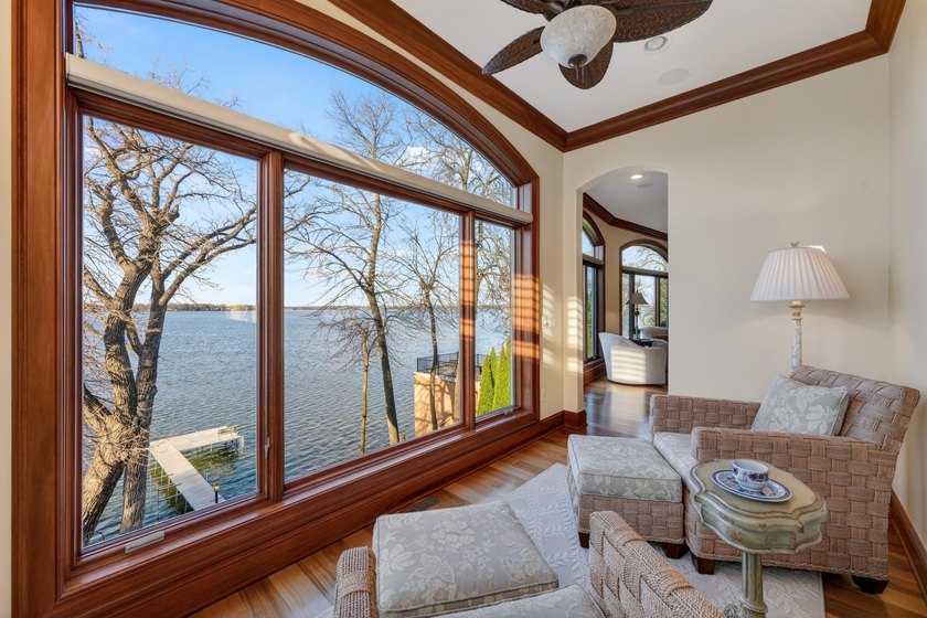 Custom-built with exceptional craftsmanship and finishes - photo 3