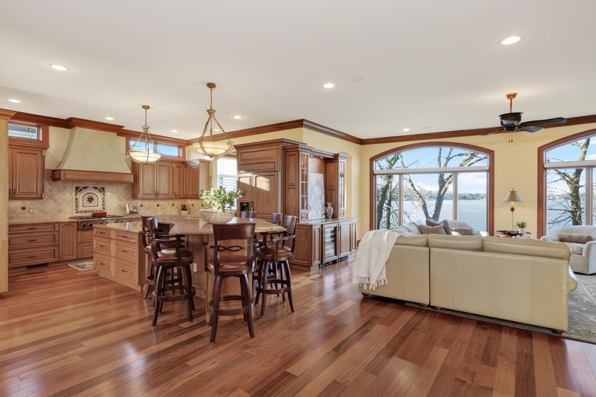 Custom-built with exceptional craftsmanship and finishes - photo 7