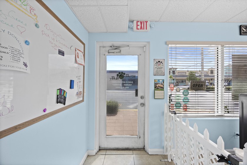 Well-established pet grooming salon in Deerfield Beach, located - photo 9