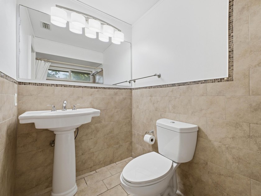 THE HOTTEST DUPLEX OPPORTUNITY IN OAKLAND PARK - WALK TO FUNKY - photo 30