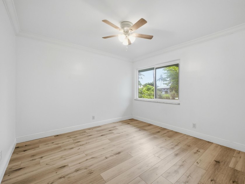 THE HOTTEST DUPLEX OPPORTUNITY IN OAKLAND PARK - WALK TO FUNKY - photo 33