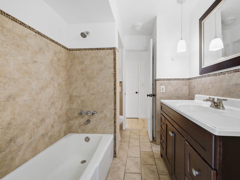 THE HOTTEST DUPLEX OPPORTUNITY IN OAKLAND PARK - WALK TO FUNKY - photo 34