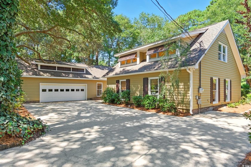 PRICE REDUCED !!! *Luxury Living on the Links* with an elegant - photo 5