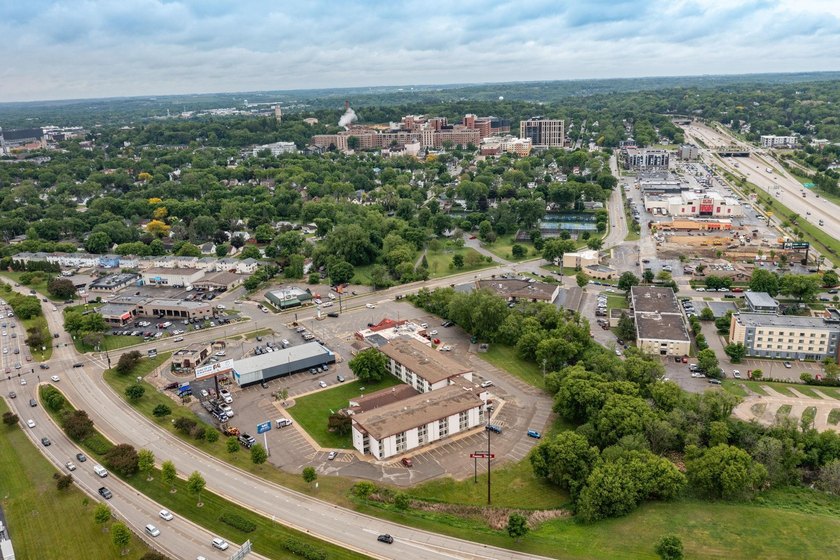 Outstanding opportunity for a centrally located Rochester, MN - photo 12