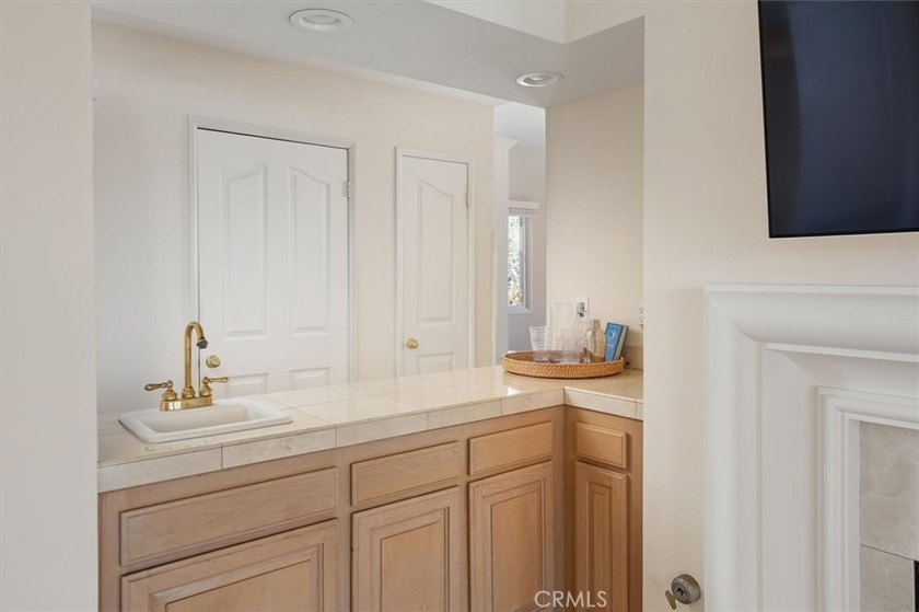 Stunning single-level waterfront condo in the exclusive gated - photo 15