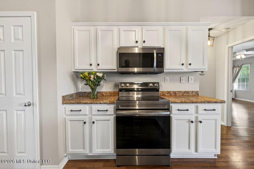 Ready to Move In &amp; Enjoy! This beautiful, one-story brick home - photo 19