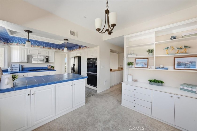 Stunning single-level waterfront condo in the exclusive gated - photo 19