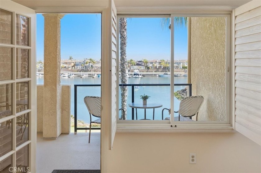 Stunning single-level waterfront condo in the exclusive gated - photo 25