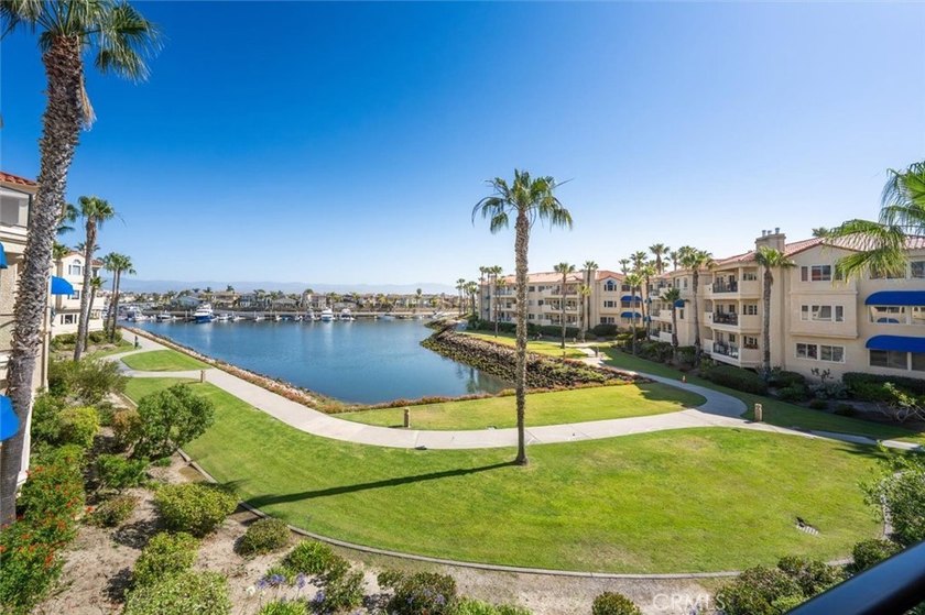 Stunning single-level waterfront condo in the exclusive gated - photo 26