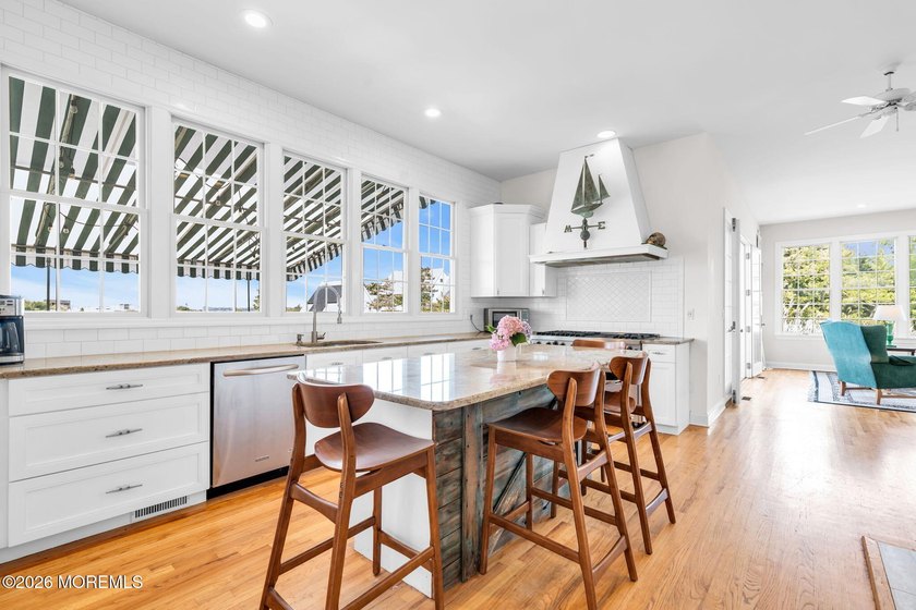 Experience exceptional Jersey Shore luxury in this custom - photo 8