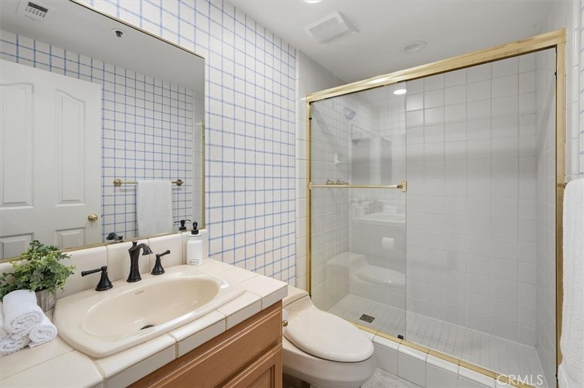 Stunning single-level waterfront condo in the exclusive gated - photo 37