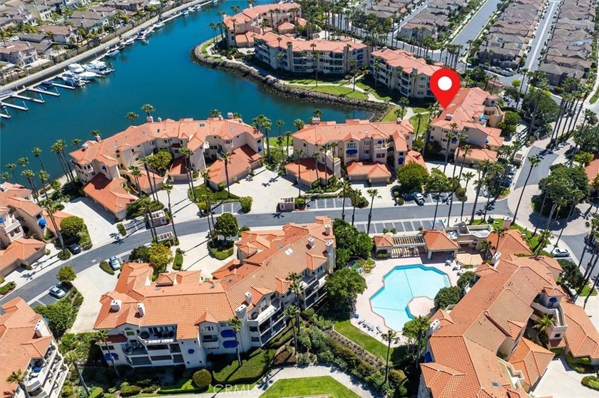 Stunning single-level waterfront condo in the exclusive gated - photo 45