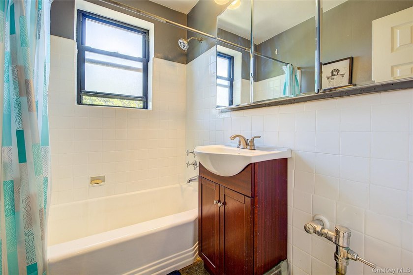Welcome to Rocky Hill Terrace! This bright and spacious - photo 22