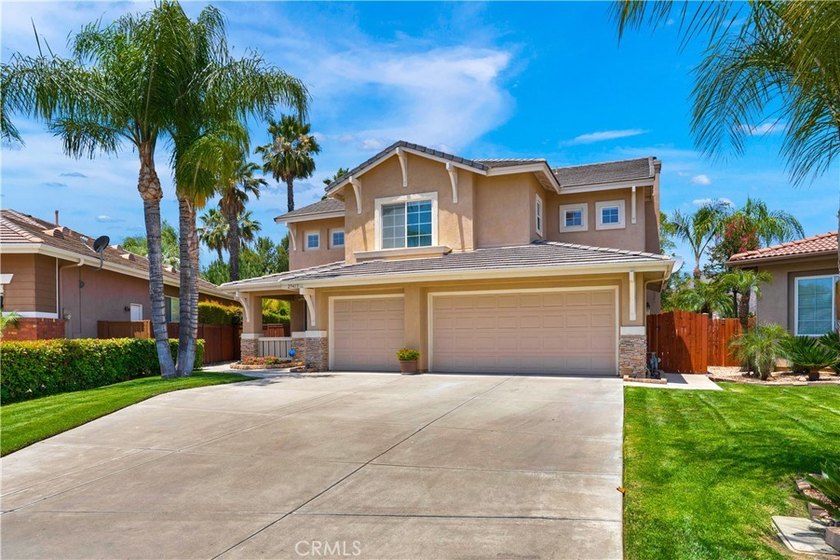 Amazing Lake &amp; Golf Course Views! Located on a quiet cul-de-sac - photo 6