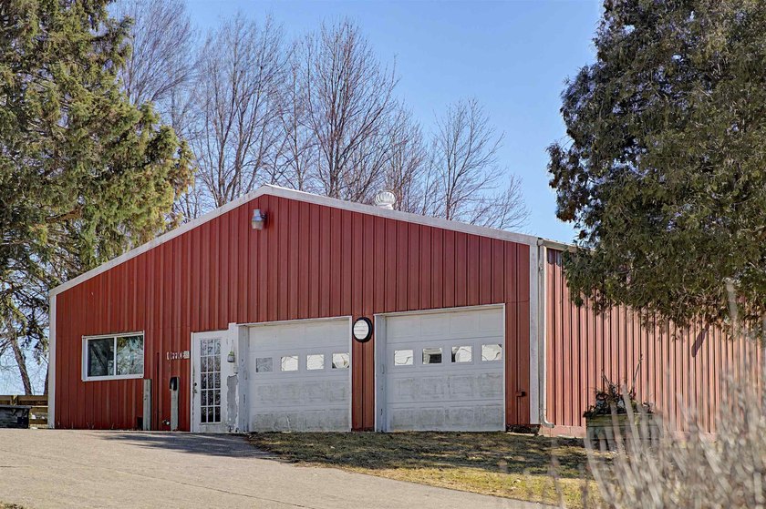 REDUCED! Discover this turnkey country retreat and established - photo 46