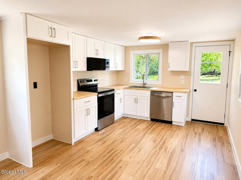 Completely Renovated 2-Bedroom Home on 1.2 Acres Move right into - photo 10