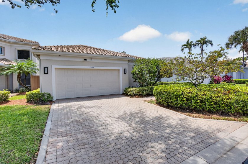 Showings Wednesday, July 15th only. Set within the prestigious - photo 5