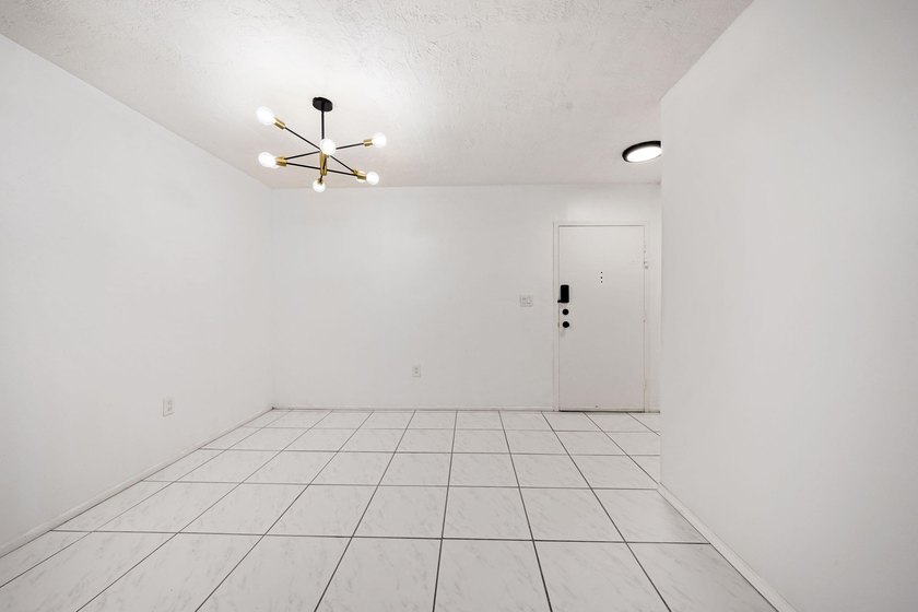 Welcome to this thoughtfully renovated, one-bedroom - photo 11