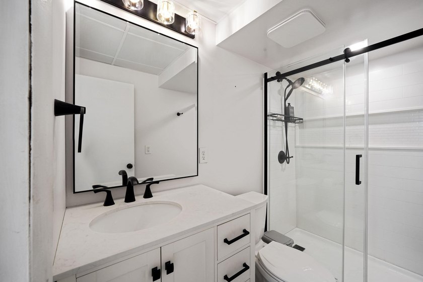 Welcome to this thoughtfully renovated, one-bedroom - photo 14