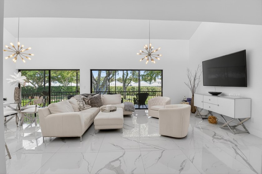 Beautiful, totally redone Willow Wood 3 bedroom, 2.5 second - photo 6