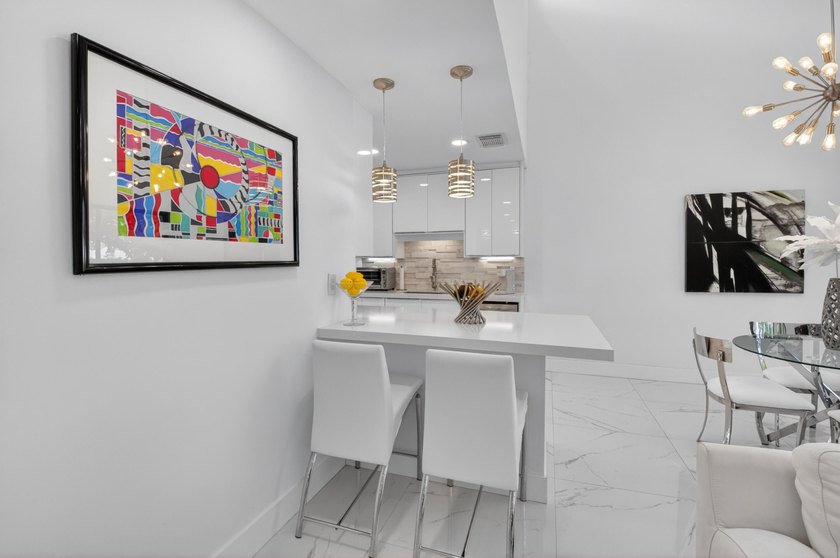 Beautiful, totally redone Willow Wood 3 bedroom, 2.5 second - photo 10