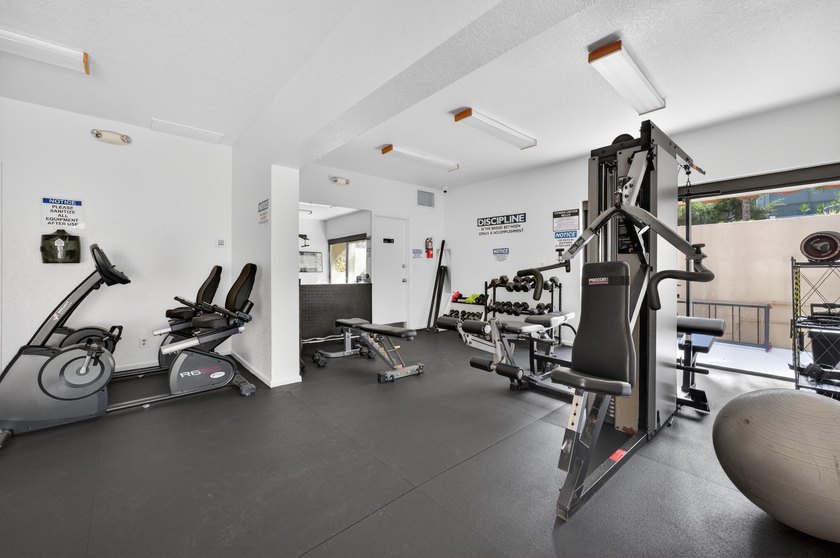 Priced right! Welcome to Island Club in the heart of Pompano - photo 25