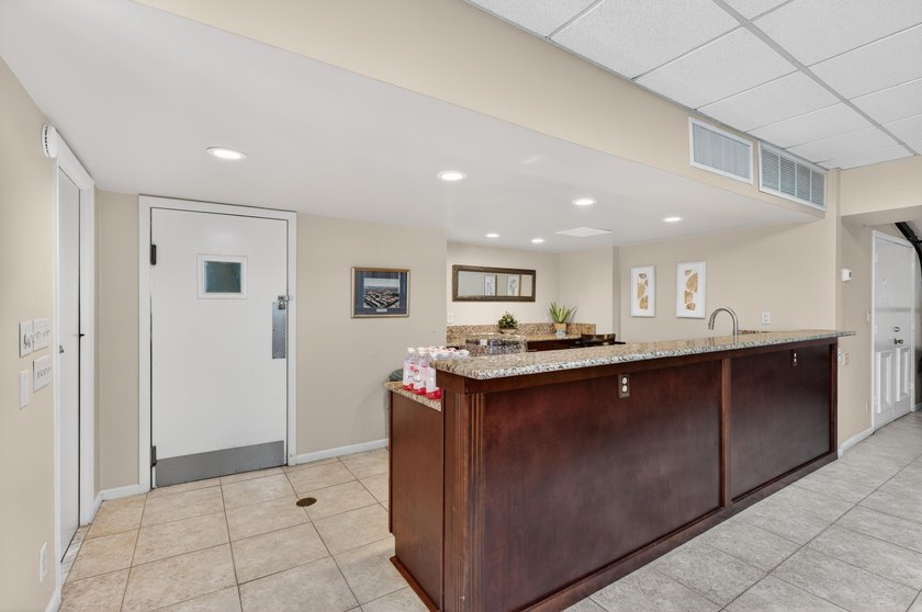 Priced right! Welcome to Island Club in the heart of Pompano - photo 27