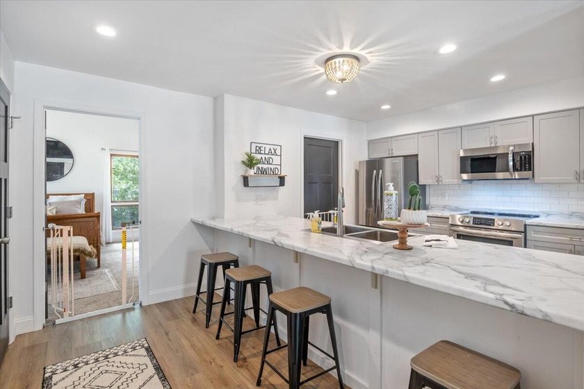 You'll fall in love with this beautifully remodeled, furnished - photo 3