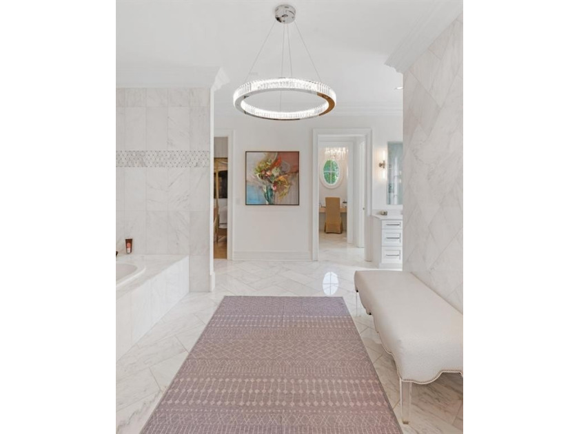 Impeccably maintained home that embodies luxurious finishes - photo 27