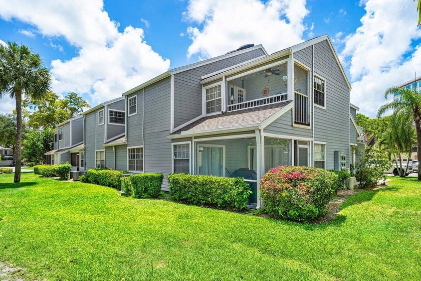 Stunning renovated 2BR/2BA condo in the heart of Boca Raton - photo 27