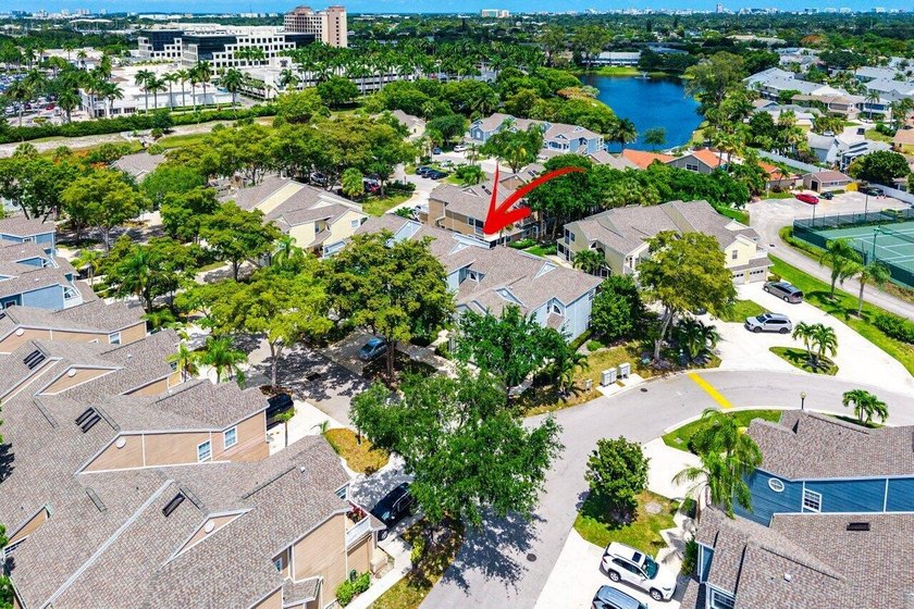 Stunning renovated 2BR/2BA condo in the heart of Boca Raton - photo 34