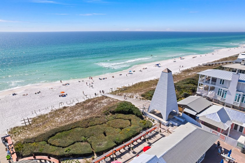 Prominently positioned to showcase the stunning views of - photo 37