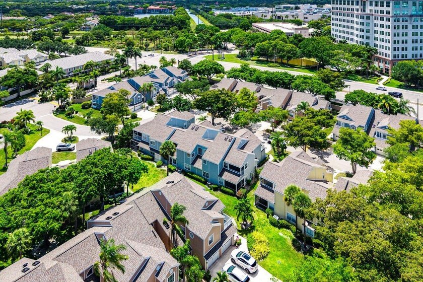 Stunning renovated 2BR/2BA condo in the heart of Boca Raton - photo 37