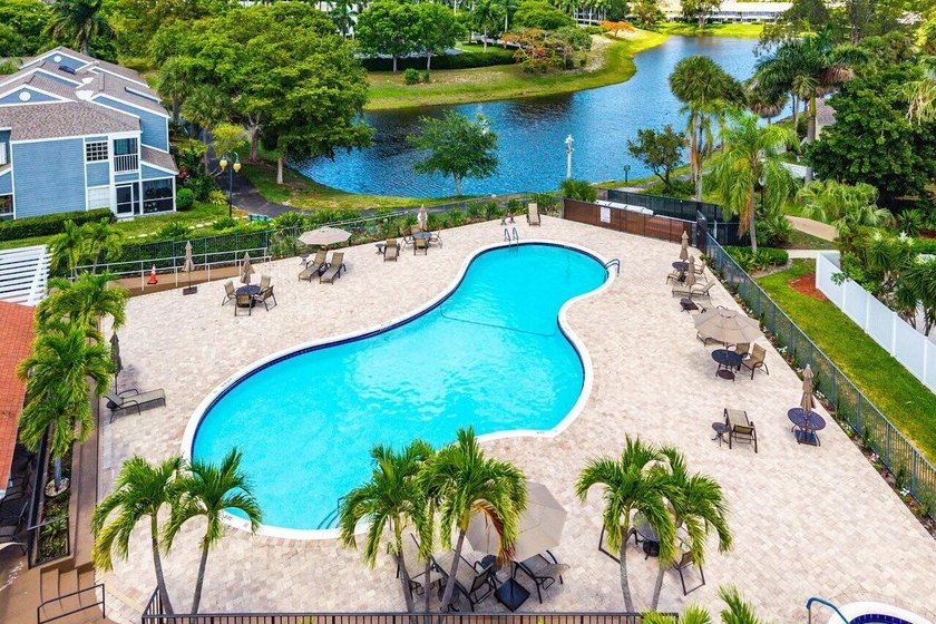 Stunning renovated 2BR/2BA condo in the heart of Boca Raton - photo 39